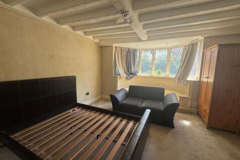 Bedroom 2.jpg
