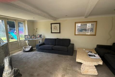 Living room.jpg