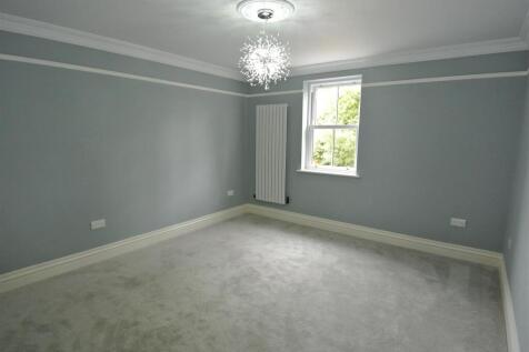 Bedroom 2.JPG