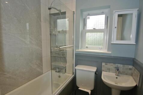 Family Bathroom.JPG