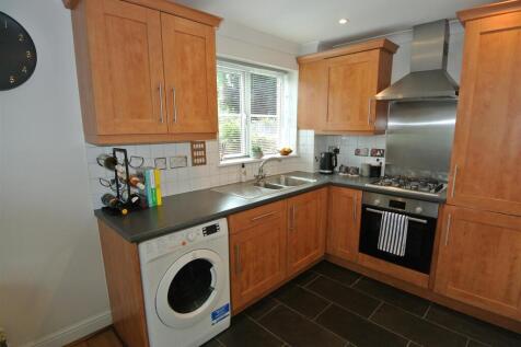 Kitchen 2.JPG