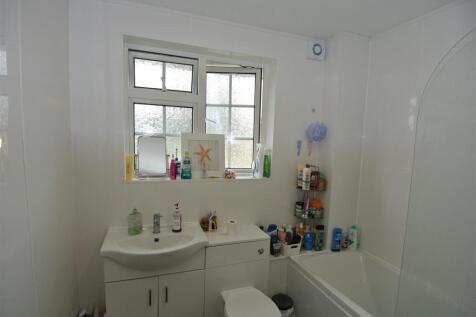 Bathroom.JPG