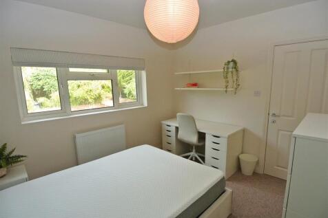 22 Lynwood Bedroom 3.jpg