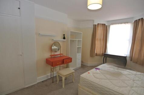 Bedroom 1.JPG