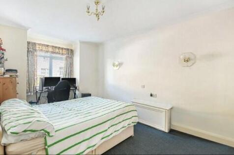 Bedroom a.jpg