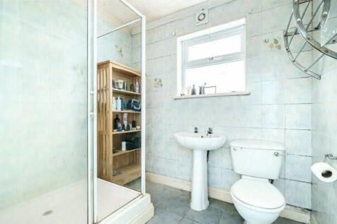 Shower Room.jpg