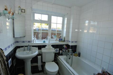 Bathroom.JPG