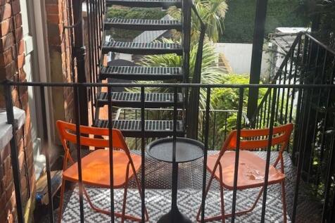 Veranda 4.jpg