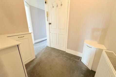 Hallway.jpg