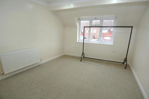 Bedroom b.JPG