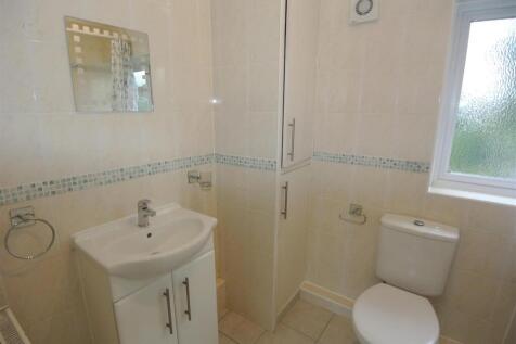 Bathroom b.JPG