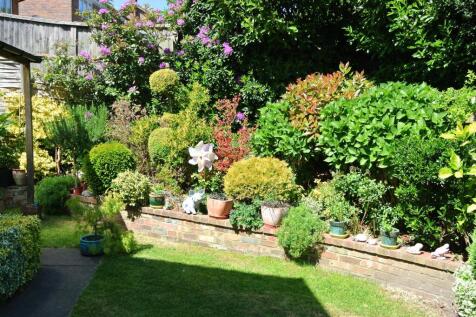 Rear Garden New 5.JPG