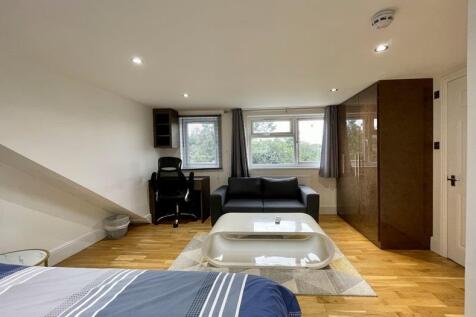 Room 4.jpg