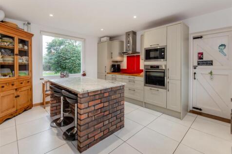 Kitchen Breakfast Room 1.jpg