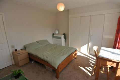 Bedroom 2 FF b.JPG