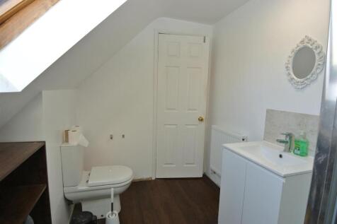 Shower Room upstairs a.JPG