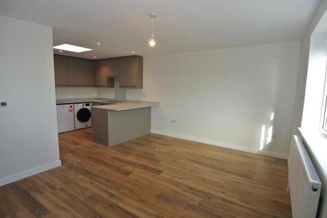 Flat 2 Living Room Kitchen 2.JPG