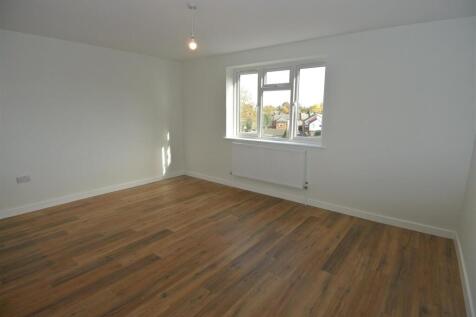 Flat 2 Living area.JPG