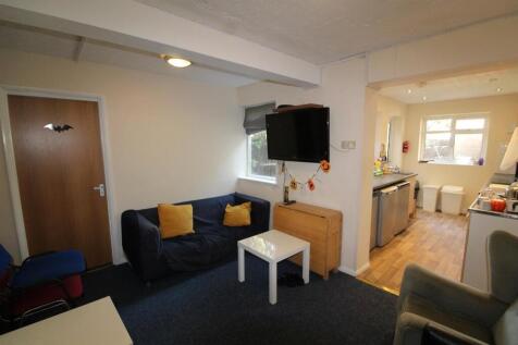 Lounge Kitchen 2.JPG