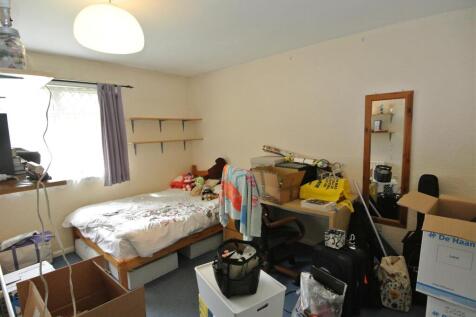 Bedroom 2 FF front.JPG