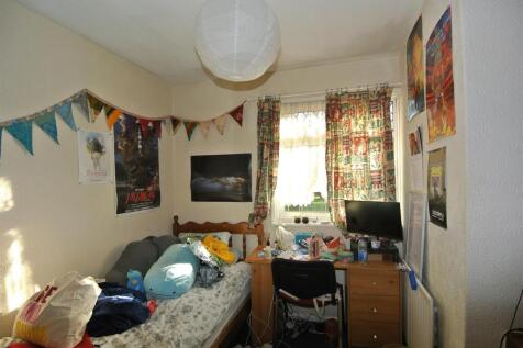 Bedroom 5 FF front b.JPG