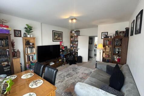Living Room 2.jpeg