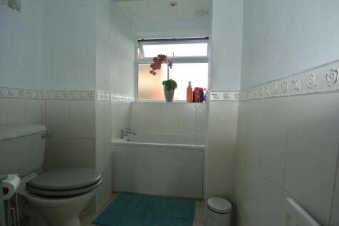 Bathroom.JPG