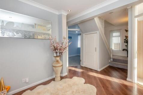 8581145-interior15.jpg