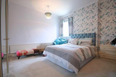 bed2.jpg