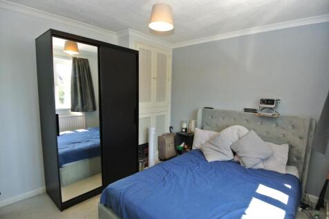 Bedroom 2.JPG
