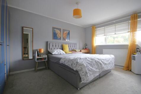 bed1 (1).jpg