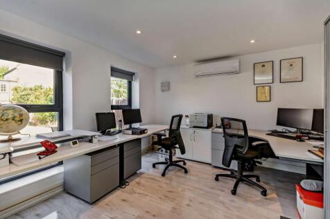 8660238-interior18-800.jpg