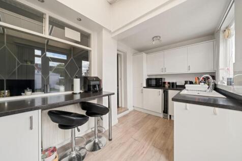 5 Caravan Avenue TW13005.jpg