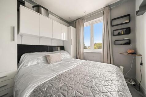 5 Caravan Avenue TW13017.jpg