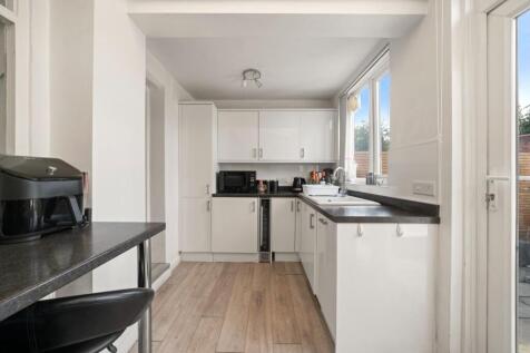 5 Caravan Avenue TW13006.jpg