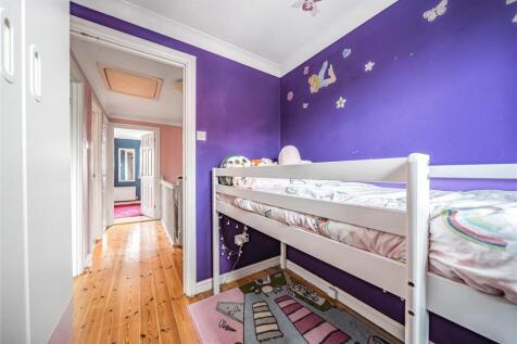 bed 2.jpg