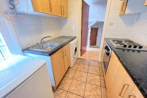 3. kitchen.jpeg