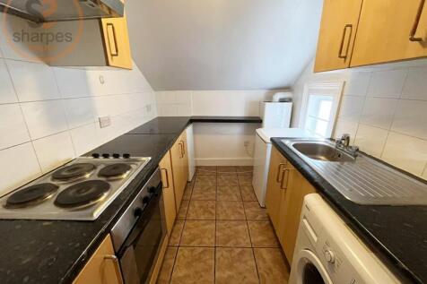4. kitchen.jpeg