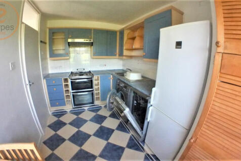 6. Kitchen.jpeg