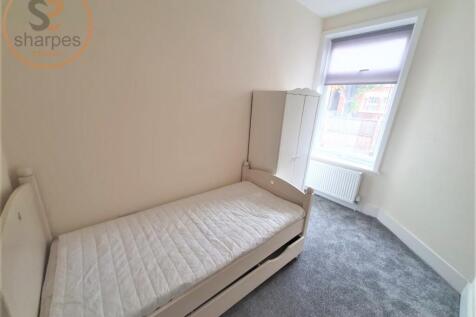 bed 2.jpeg