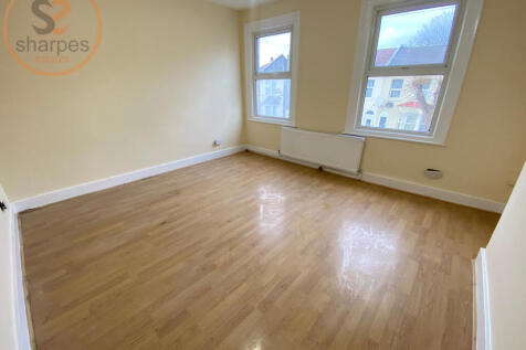 bedroom 2.jpeg