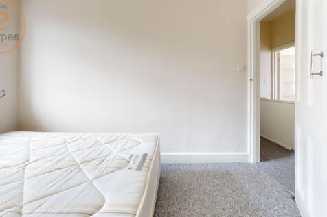14-Beech-Grove-Bedroom 5