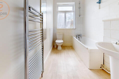 14-Beech-Grove-Bathroom