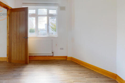 458-Kingston-Road-Bedroom 1