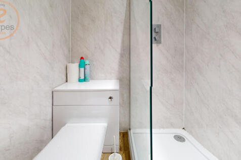458-Kingston-Road-Bathroom