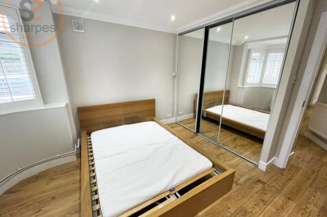 2. bedroom.jpeg