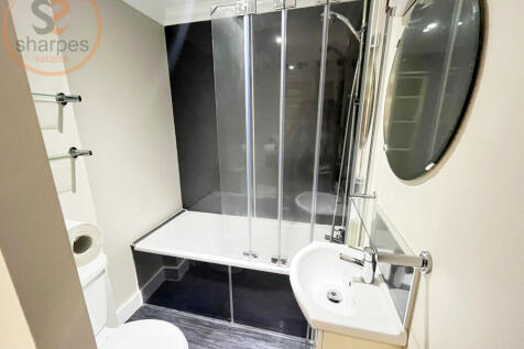 7. bathroom.jpeg