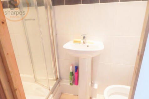 4.En-Suite.JPG