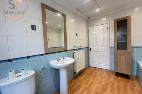 WhatsApp Image 2025-11-05 at 15.07.48 (2).jpeg