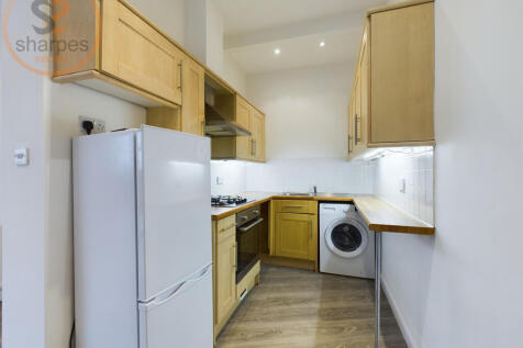 CAM03524G0-PR0053-STILL006